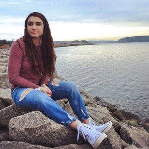 Meet your Posher, Julia